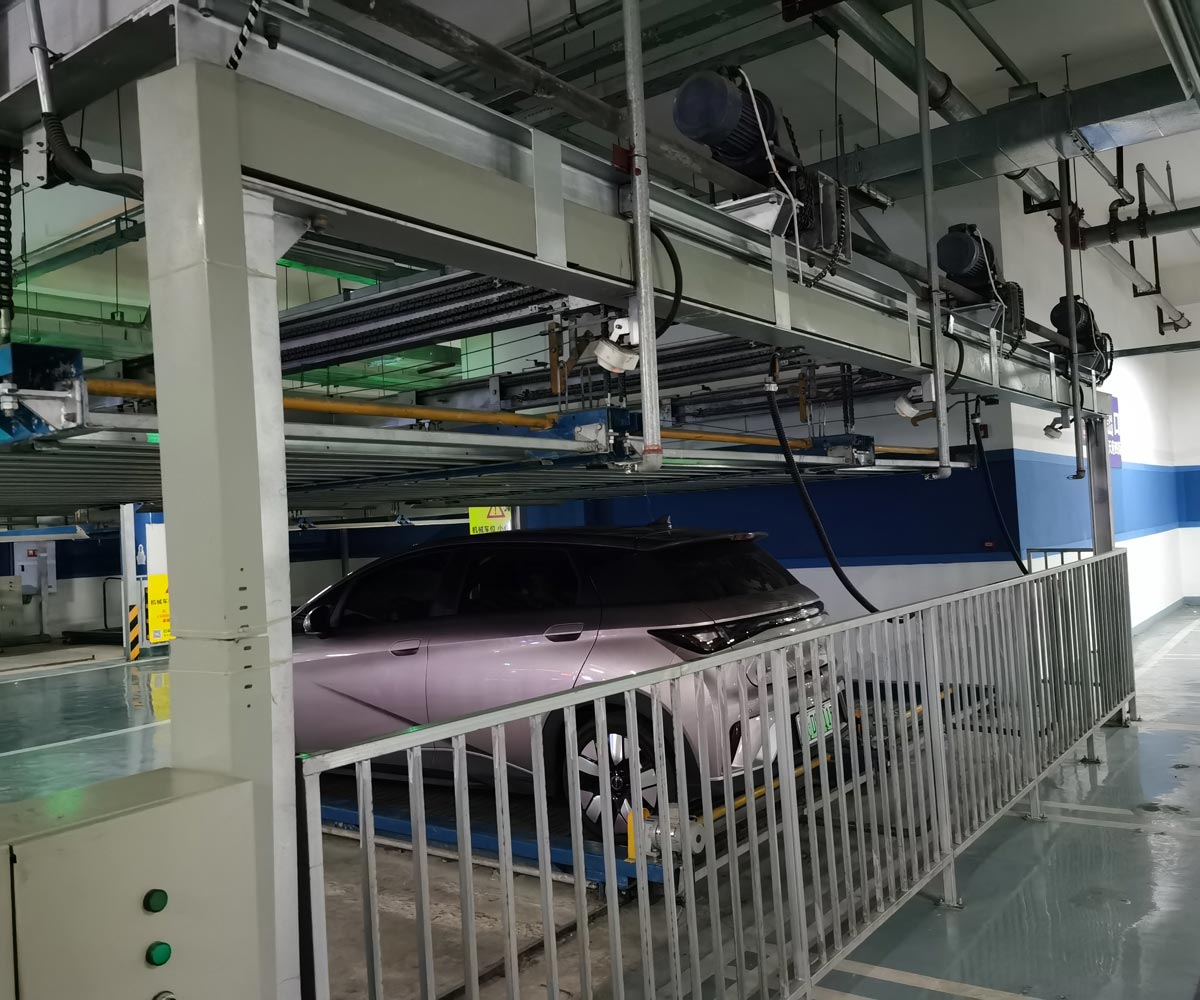臨桂二層上下橫移立體車位
